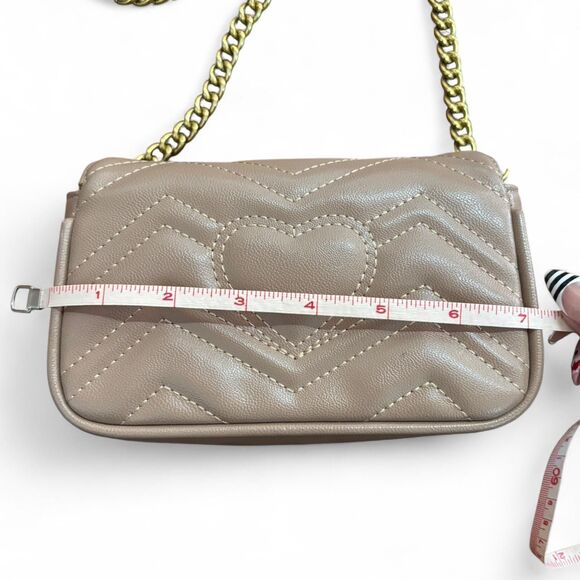 Gucci Authentic Marmont Mini Crossbody Bag with Gold Chain - Picture 7 of 8